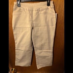 𝅺CROFT and barrow Capri